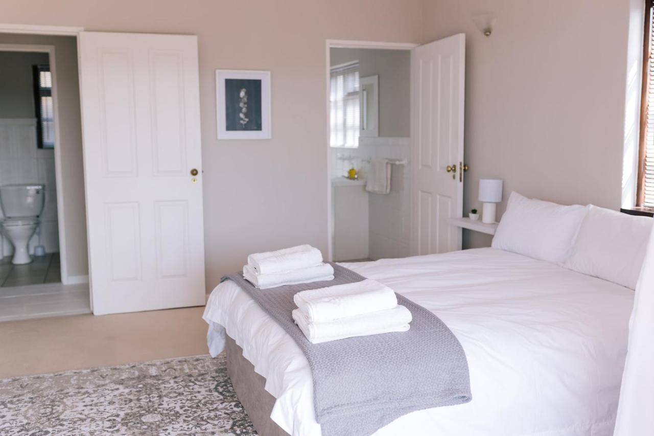 Nahoon Beach Villas Self Catering Apartments Източен Лондон Екстериор снимка