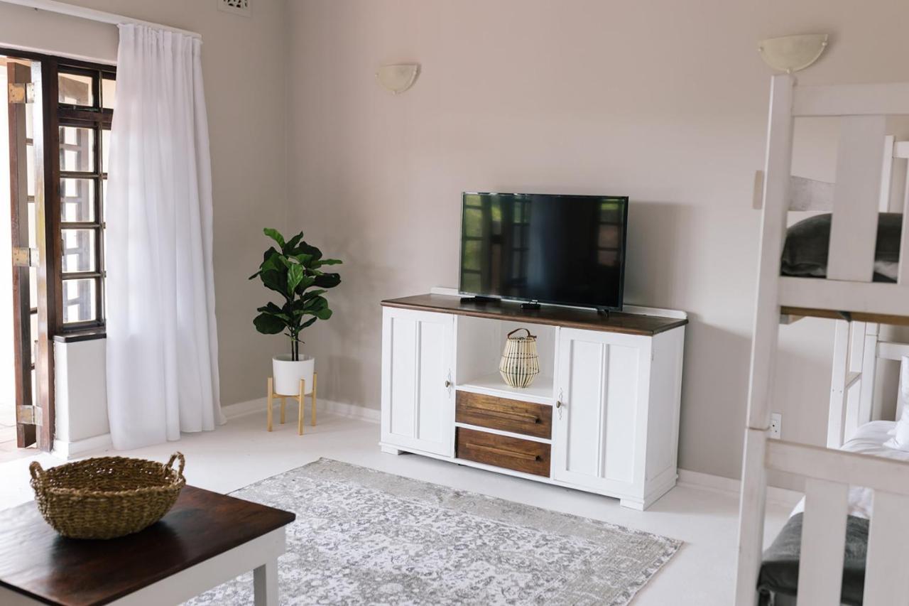 Nahoon Beach Villas Self Catering Apartments Източен Лондон Екстериор снимка