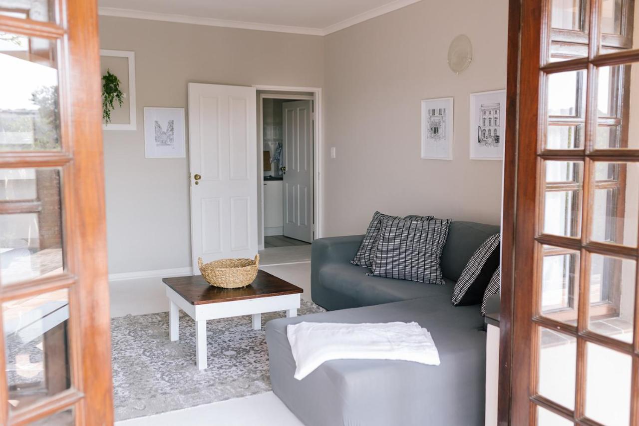 Nahoon Beach Villas Self Catering Apartments Източен Лондон Екстериор снимка