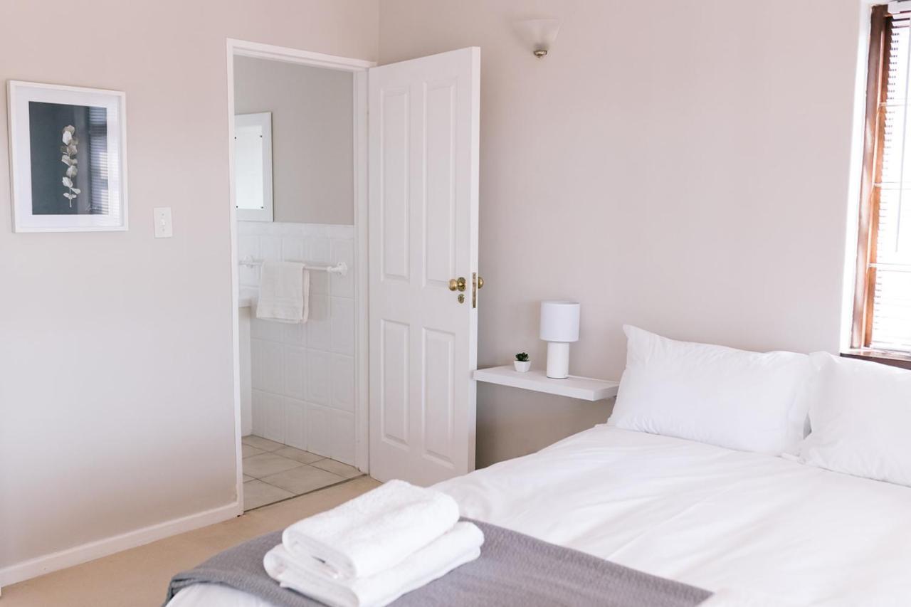 Nahoon Beach Villas Self Catering Apartments Източен Лондон Екстериор снимка