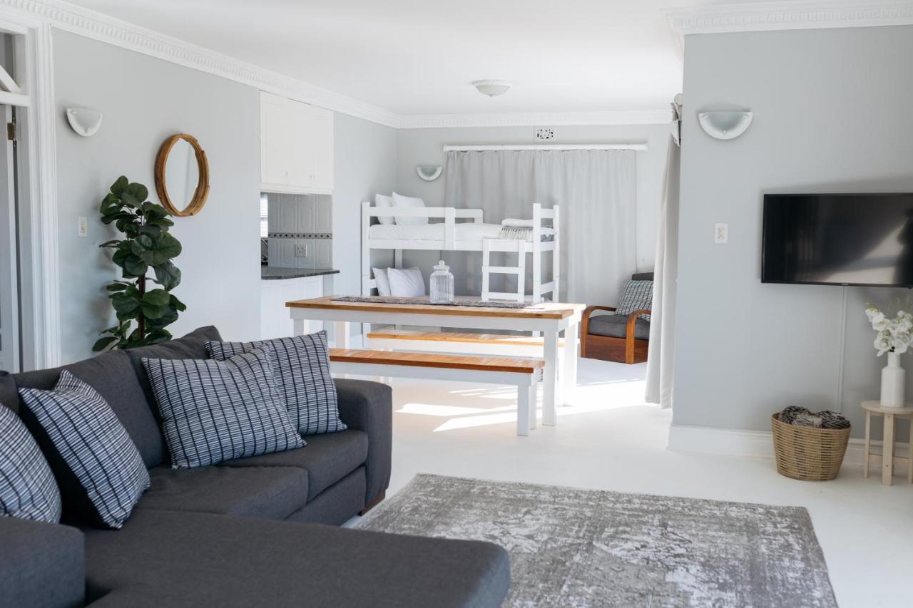Nahoon Beach Villas Self Catering Apartments Източен Лондон Екстериор снимка