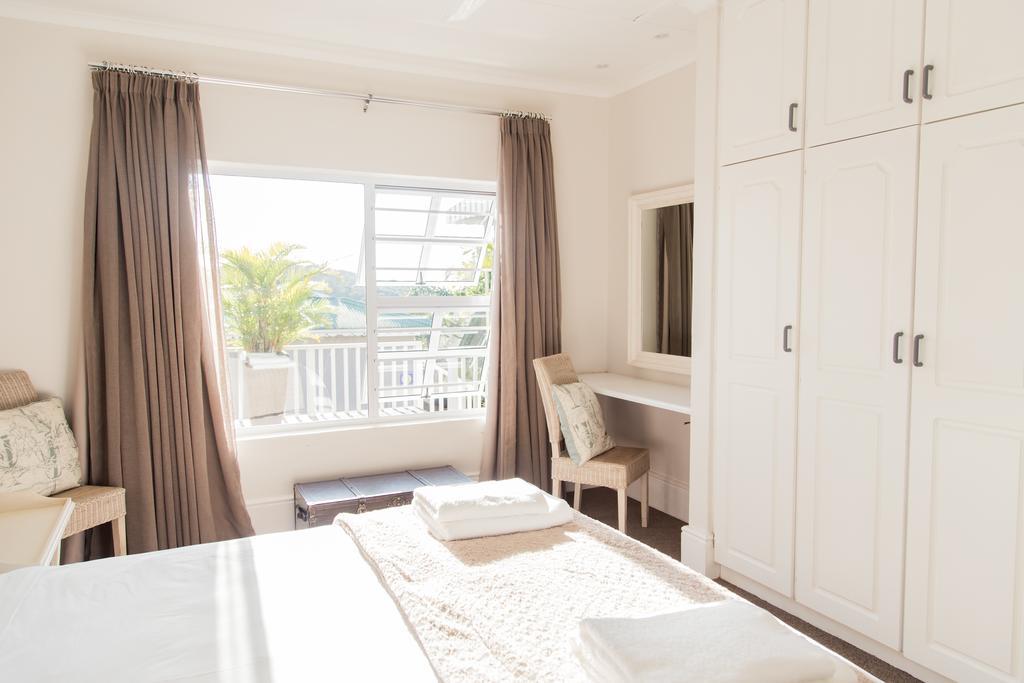 Nahoon Beach Villas Self Catering Apartments Източен Лондон Стая снимка